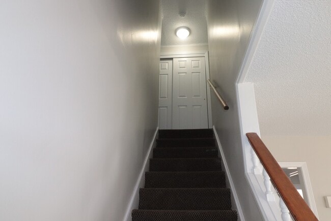 Building Photo - Gorgeous single-family Home