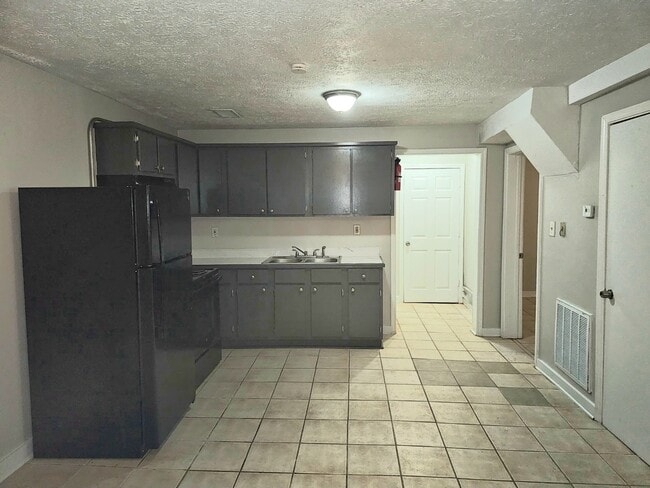 Building Photo - 422 Meriwether St