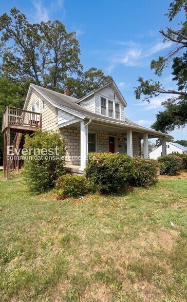 Building Photo - 901 E Nine Mile Rd