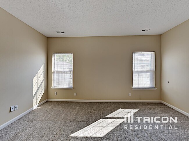 Building Photo - 9897 Lakefield Ln