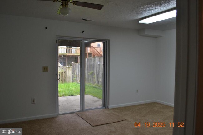 Building Photo - 351 Cool Breeze Ct