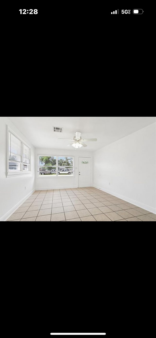 Building Photo - 347 Olive Dr