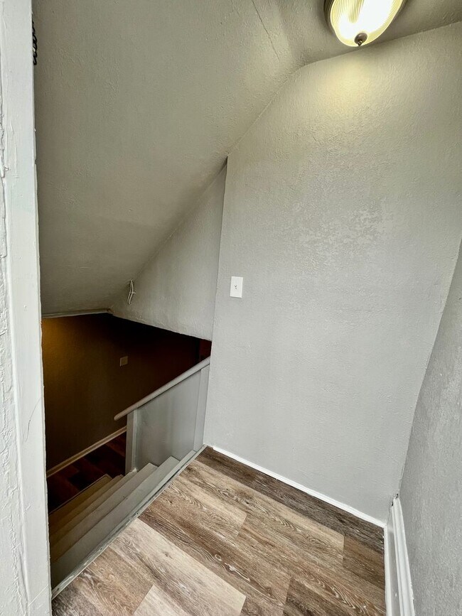 Building Photo - Comfortable 1 bedroom condo unit in KCMO!