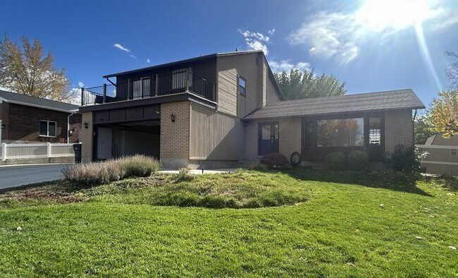 Primary Photo - 1094 Gravel Hills Dr