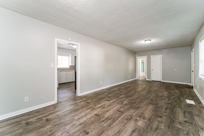 Building Photo - 3151 Shirley Dr