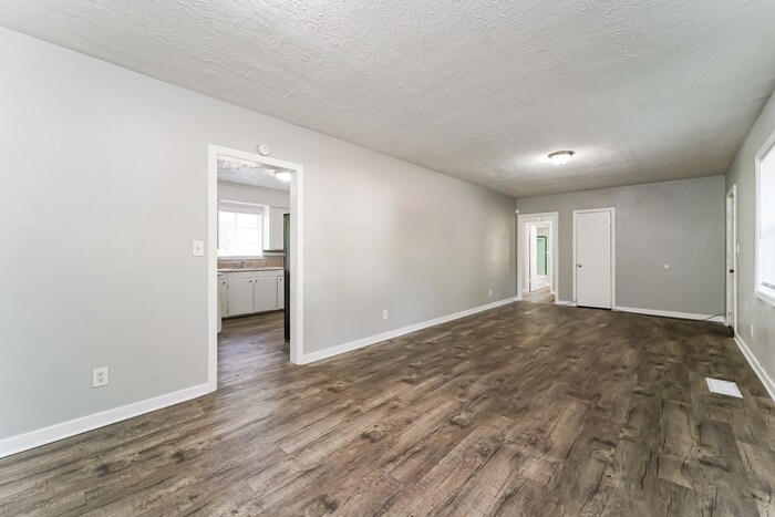 Building Photo - 3151 Shirley Dr