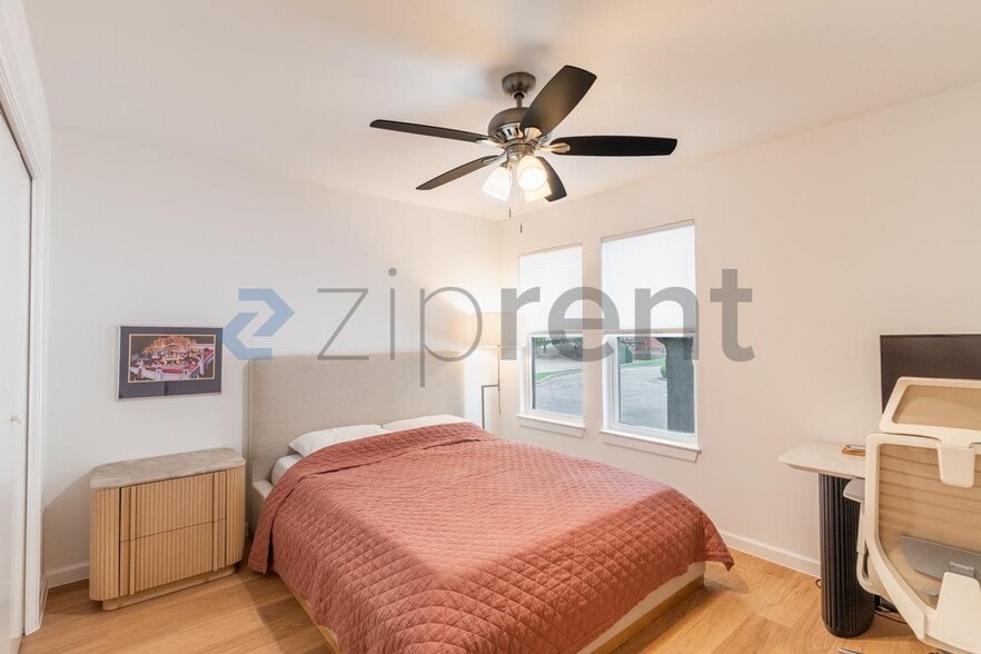 Building Photo - Unit 203
