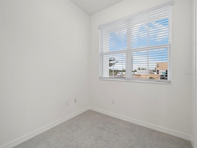Building Photo - 1440 SILVER LINING Way