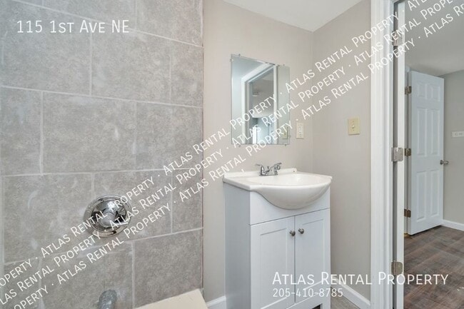 Building Photo - 115 1st Ave NE
