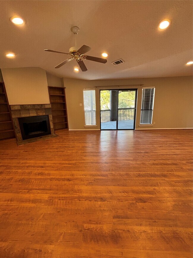 Building Photo - 12755 Mill Ridge Dr