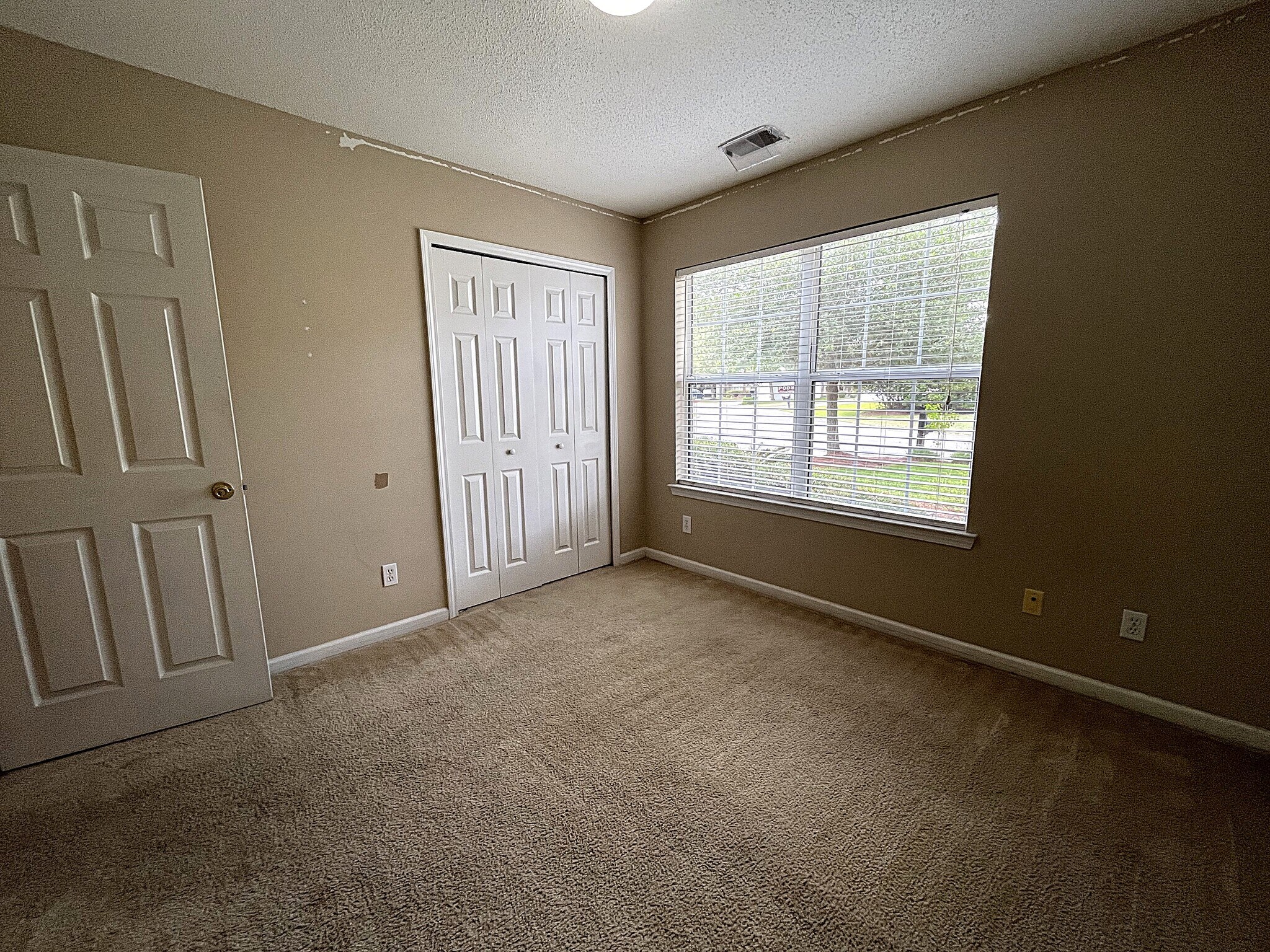Building Photo - 485 Live Oak Walk