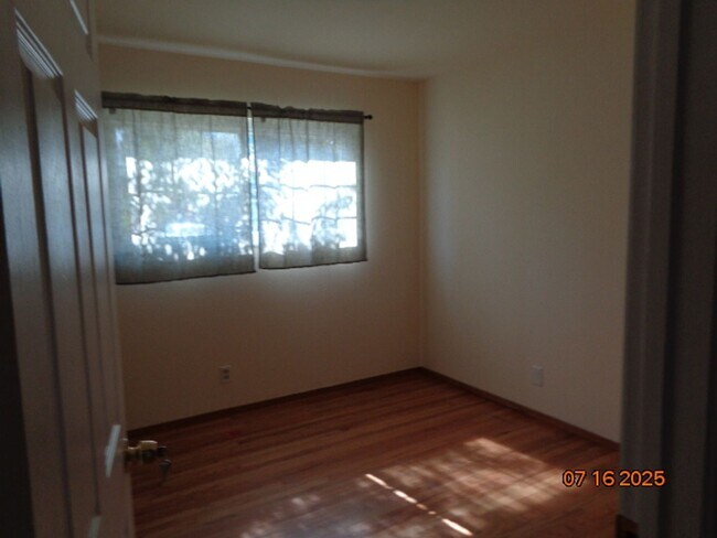 Building Photo - 297 Juniper St