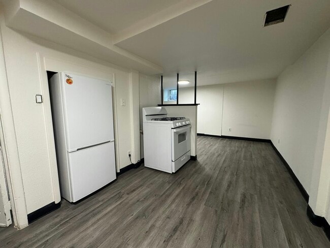 Building Photo - 1213 Quincy St