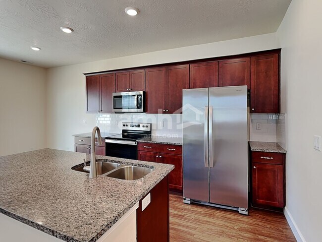 Building Photo - 344 North St