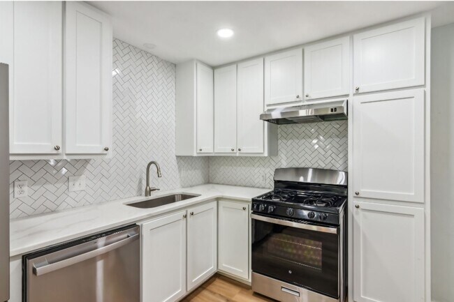 Building Photo - Newly Remodeled Home near the Village