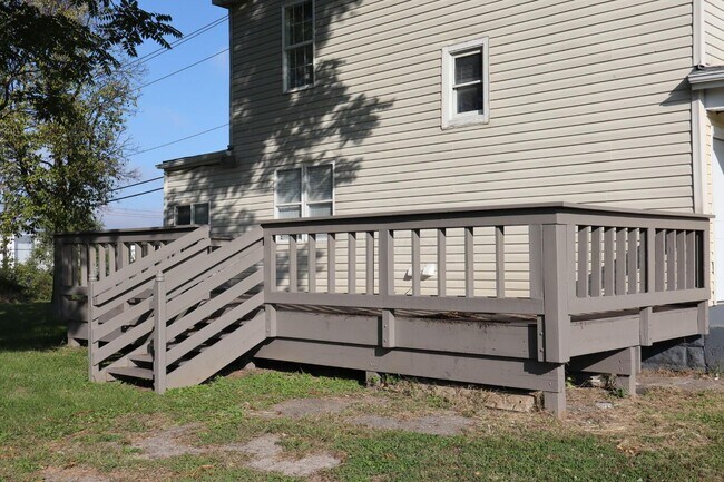 Building Photo - 2233 Groveport Rd