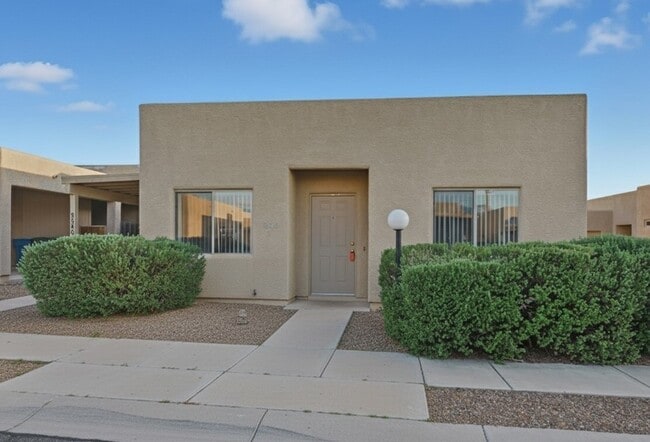 Building Photo - Comfortable Eastside Living 2 Bed, 2 Bath ...