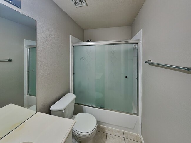 Building Photo - 2815 St Maria Dr