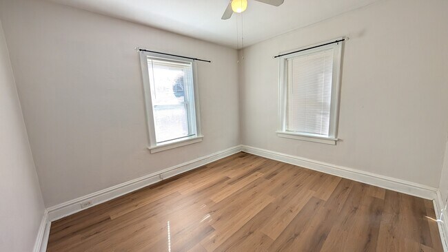 Building Photo - 5042 Mardel Ave