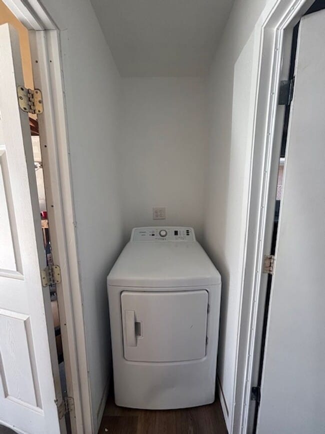 Building Photo - Spacious 3-Bedroom, 2-Bath Home with Modern Upgrades