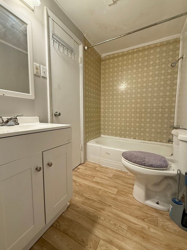 Building Photo - Two Bedroom Home for Rent