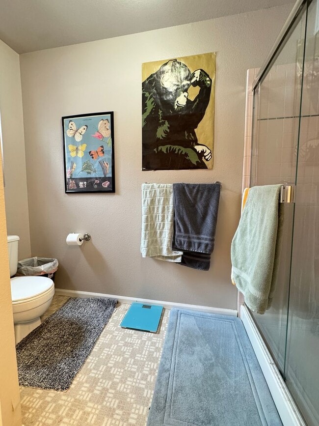 Building Photo - Great House