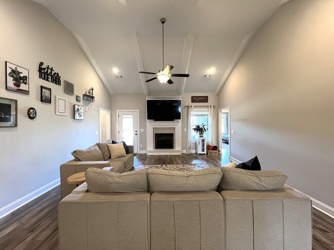 Building Photo - Available July 1, 2026!