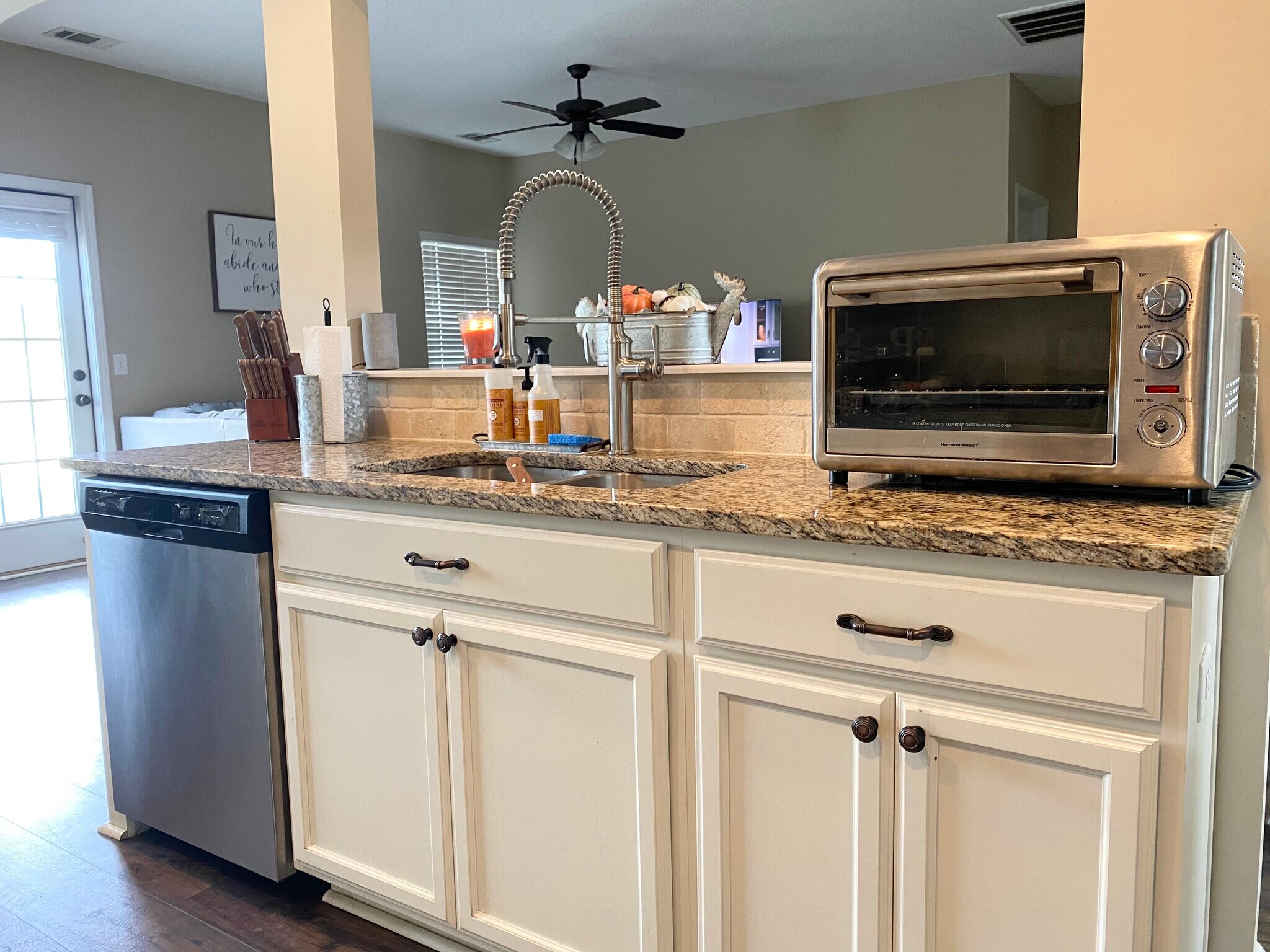 Building Photo - 1098 Marne Blvd