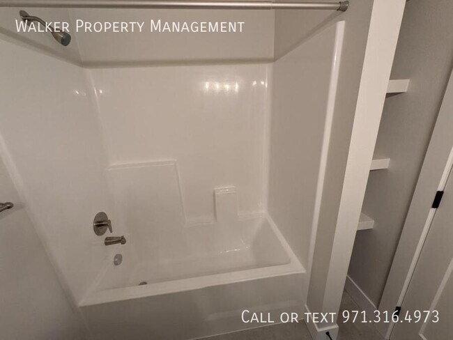 Building Photo - 1000 E Rork Ct