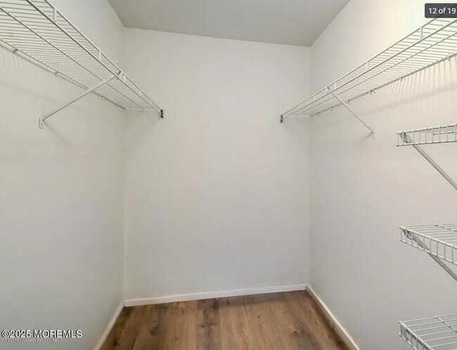 Building Photo - 311 Tulip Ln
