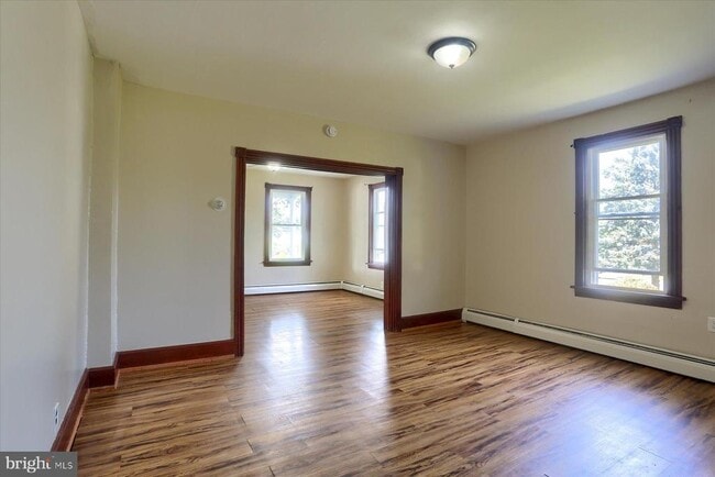 Building Photo - 115 3rd St