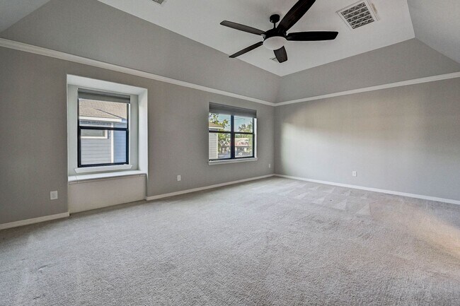 Building Photo - Charming 3-Bedroom Home with Modern Amenit...