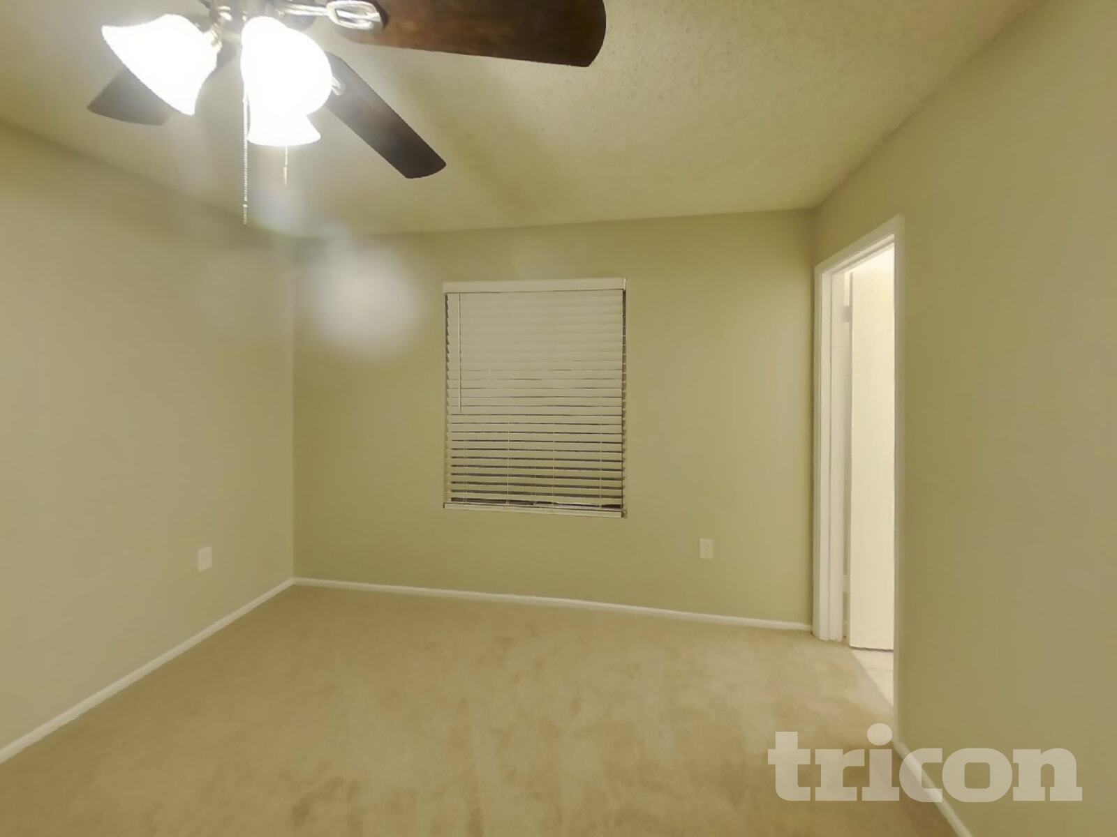 Building Photo - 828 N Pine Ct