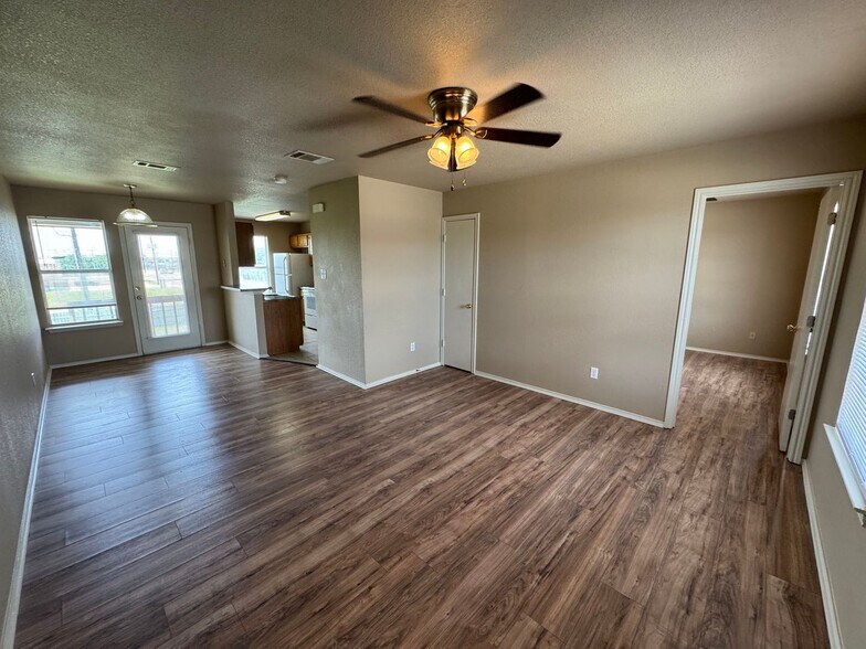 Building Photo - 5702 Greengate Dr