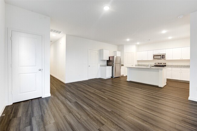 Building Photo - 8815 Vacek Xing Wy