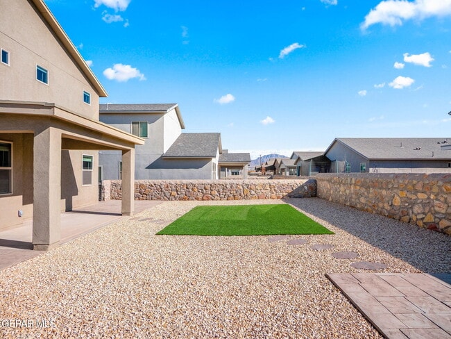 Building Photo - 561 Issa Circle