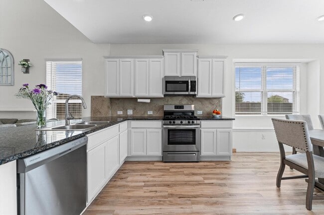 Building Photo - 26003 Amber Pearl Dr