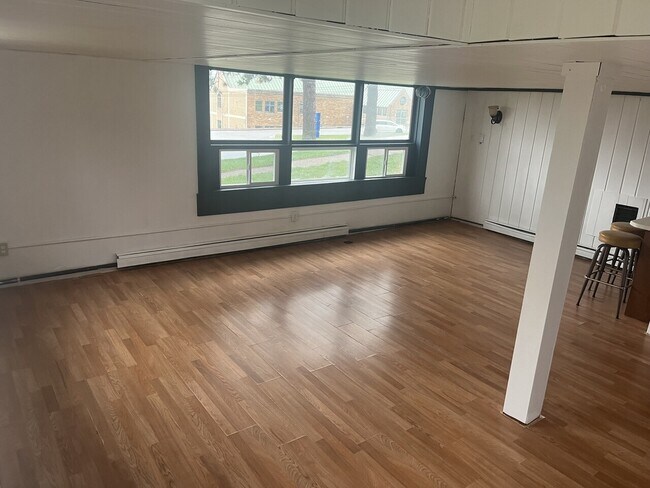 Building Photo - 2806 Madonna Dr