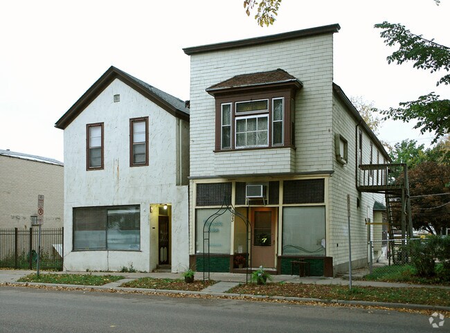 Building Photo - 893-895 Randolph Ave