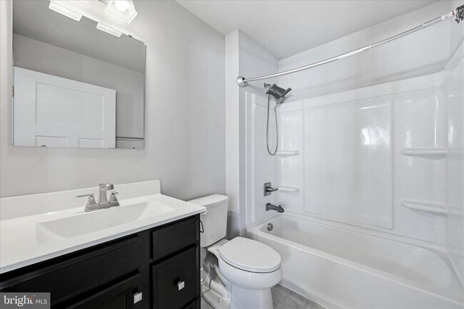 Building Photo - 313 Switchgrass Ct