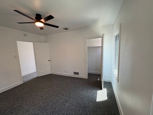 Building Photo - Charming Tudor Style 3 Bed 1.5 Bath PLUS Studio Guest House complete with kitchen and bath!