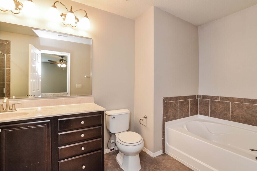 Building Photo - 2857 Breezy Meadow Rd