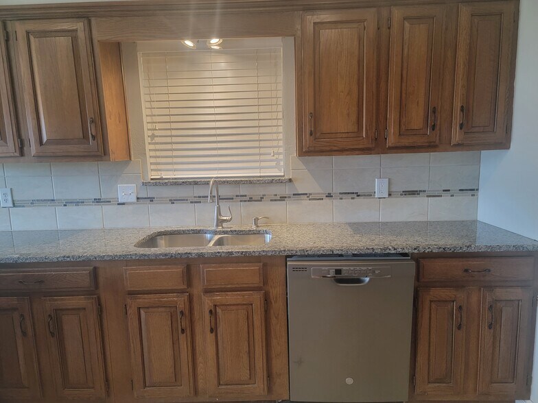 Building Photo - 1713 Wilderness Dr