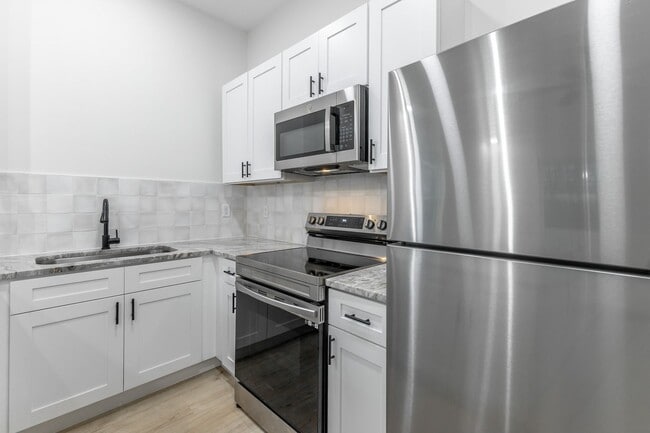 Building Photo - 1124 Garfield St