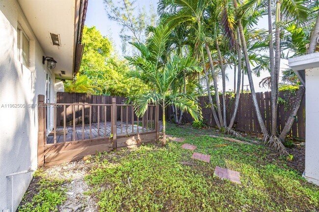 Building Photo - 4400 SW 9th Ln