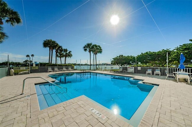 Building Photo - 7882 Sailboat Key Blvd S