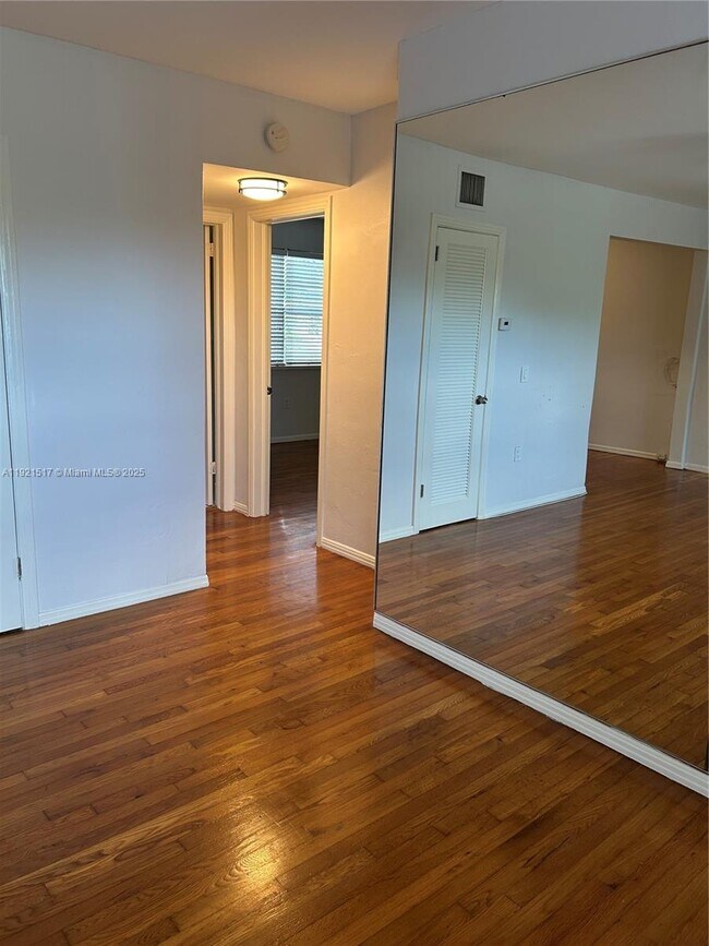 Building Photo - 7900 SW 55th Ave