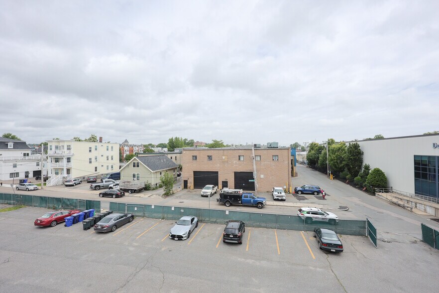Building Photo - 16 Saco St