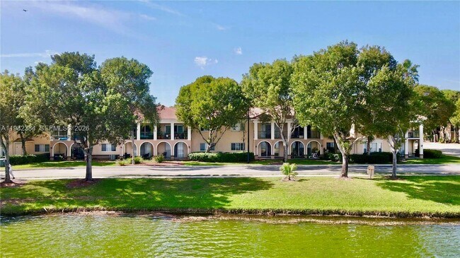 Building Photo - 2557 Centergate Dr