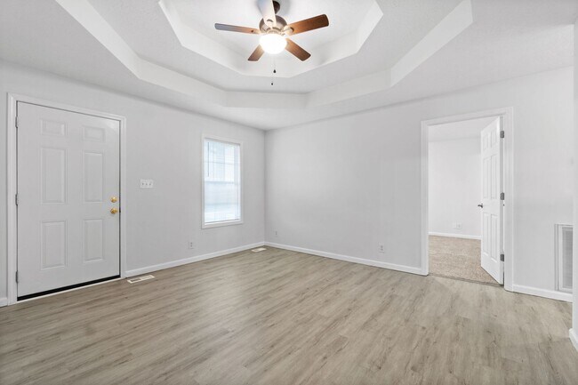 Building Photo - 941 Crabapple Ln